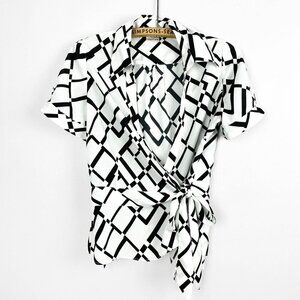 Cleo Petites XS Wrap Front Tie Short Sleeve Collared Blouse - Black & White